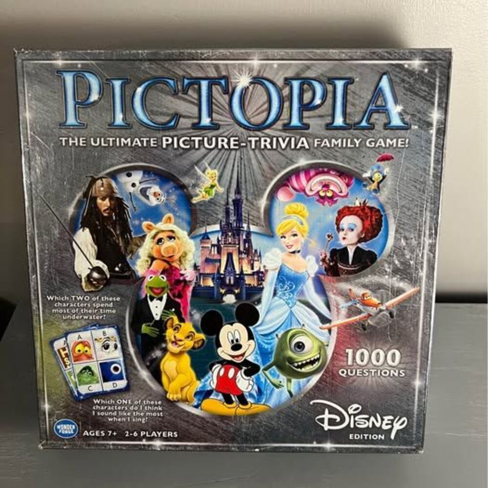 Disney Edition board game Pictopia Picture Trivia Family Game